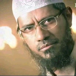 صاعد في المصعد