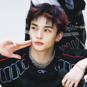 HYUNJIN (STRAY KIDS)