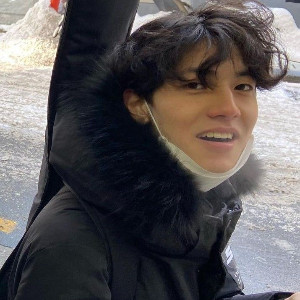 5 second old jjoo short curls