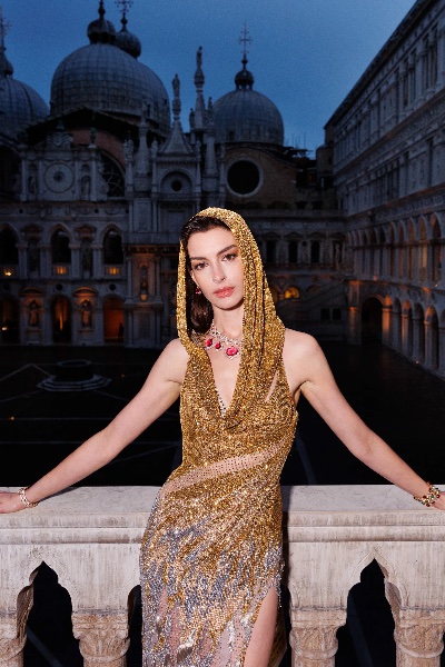 Anne Hathaway