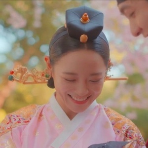 Park Dal-i (The Moon Flows Through The River)