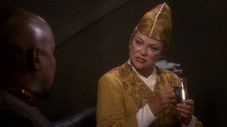 S5E25_In the Cards
