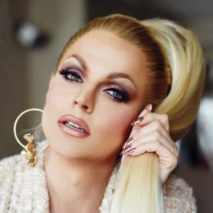 Courtney Act (S6)