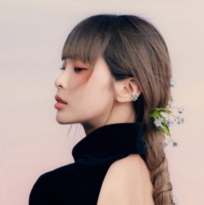 HAPPEN by Heize