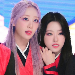 HyeVes (Yves/Hyeju)