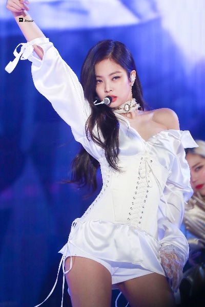 Solo white look