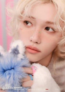 Felix curly hair blonde