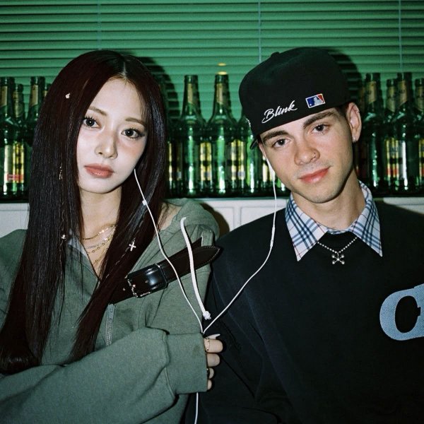 BLINK (TZUYU WITH CORBYN)