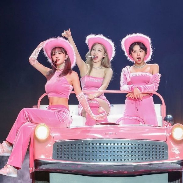 HELLO (NAYEON, MOMO, CHAEYOUNG)