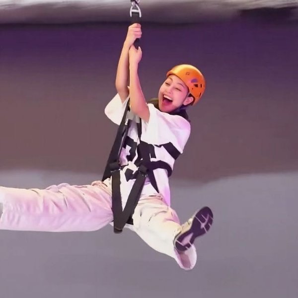 I FLY (JIHYO)