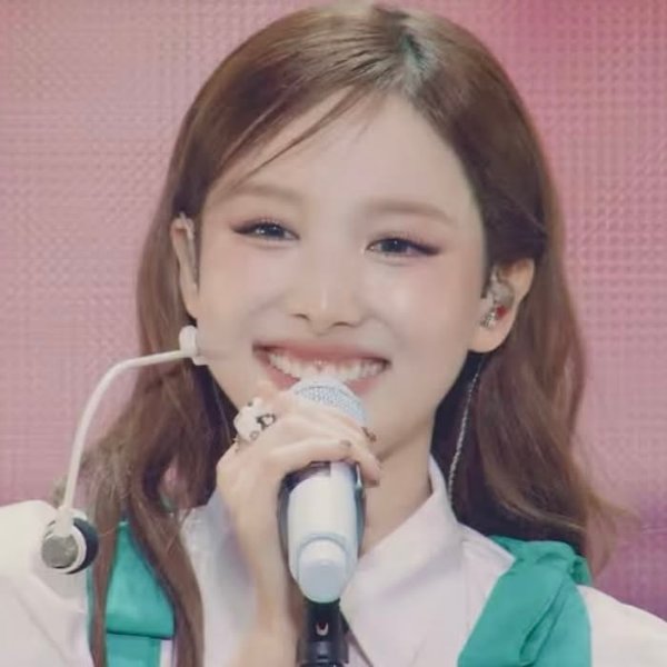 KIMAGURE ROMANTIC (NAYEON)