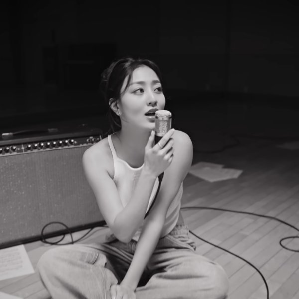 ROOM (JIHYO)