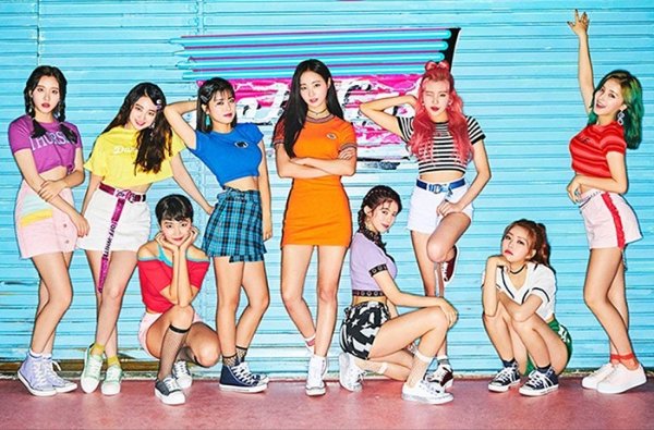 MOMOLAND