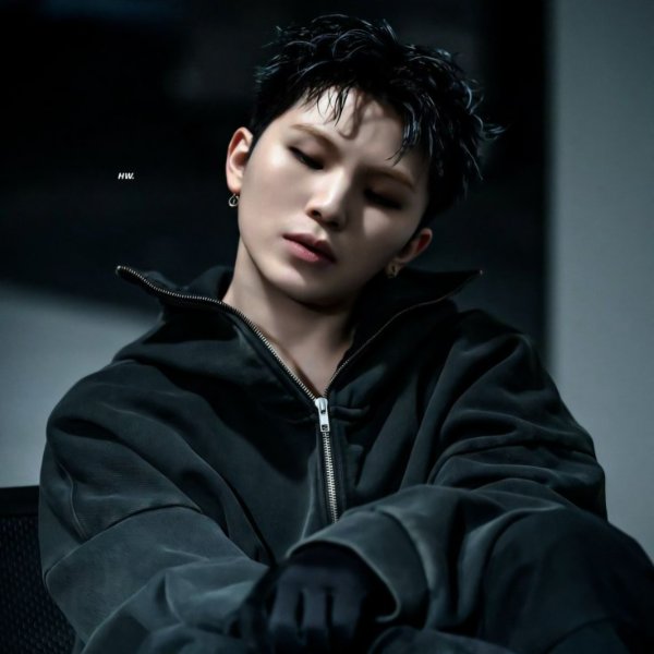 woozi top