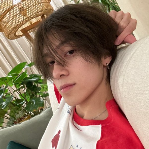 Hendery top