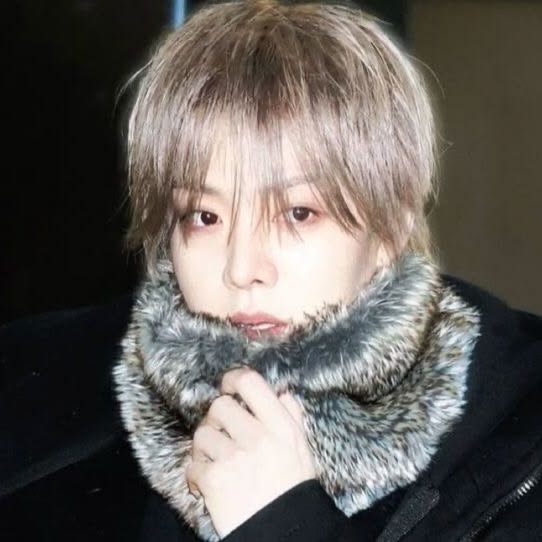 Yuta bottom