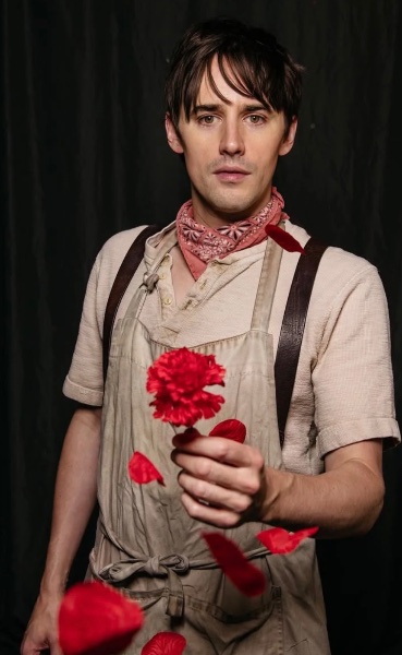Reeve Carney