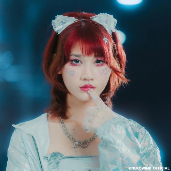 Rosalyn Neko Wink