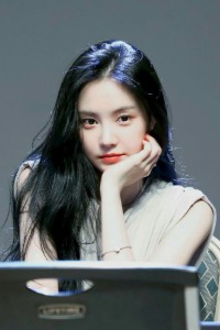 ex-Apink Son Naeun