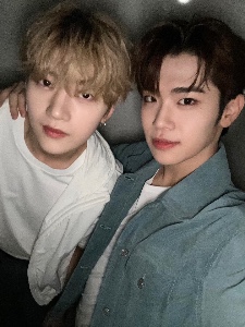 debut era selca