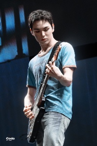 blue shirt