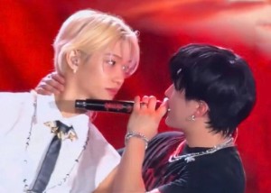 Changbin's neck grab