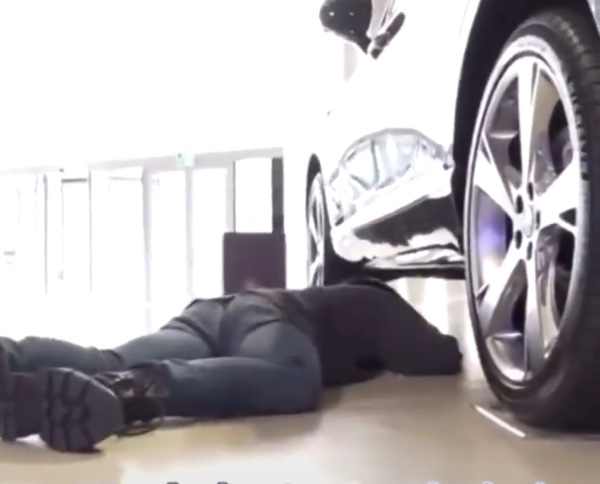 car hiding ass