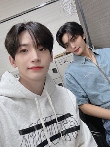 youngkooz | jungmo/taeyoung