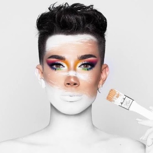 James Charles 🎨