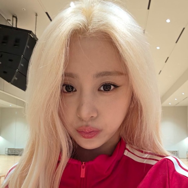 platinum blonde