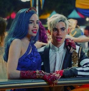 Carlos x Evie