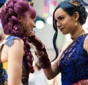 Mal x Evie