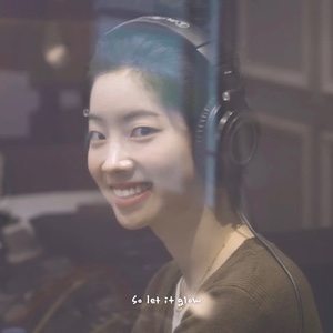 GLOW (DAHYUN)