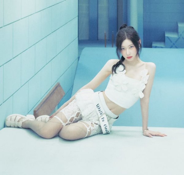 Undefined- CHAERYEONG(ITZY)