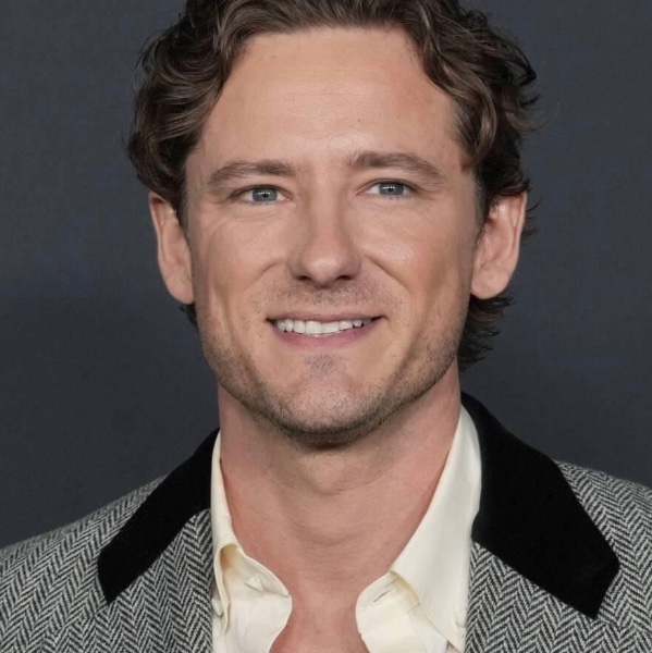 Lewis Pullman