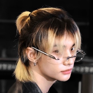black & blonde half-up