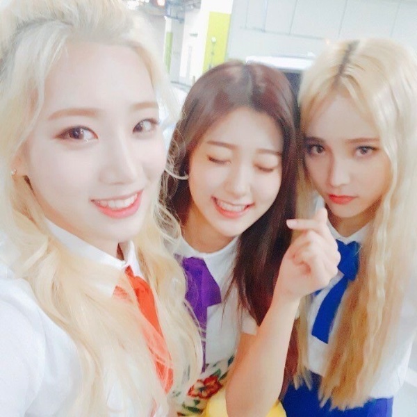 LOONA / ODD EYE CIRCLE