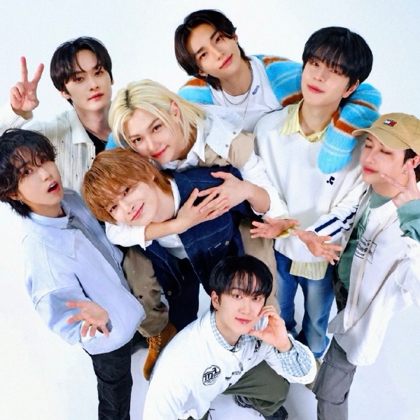 Stray Kids
