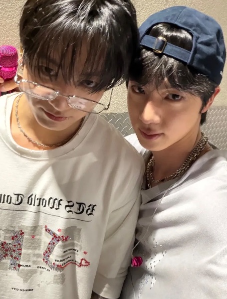 jungkook’s birthday selca