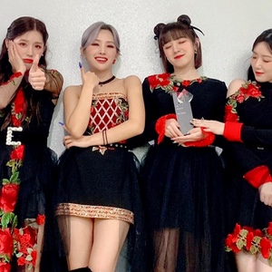 sbs inkigayo 210124 (hwaa)