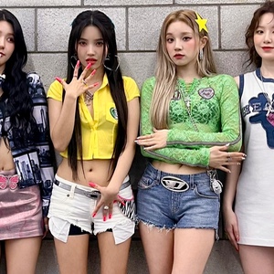 the show 230523 (queencard)