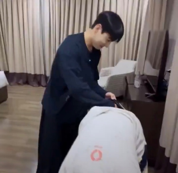 jk’s hand down jm’s pants