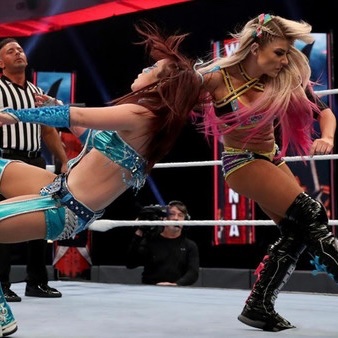 Alexa Bliss & Nikki Cross vs Kabuki Warriors - WM 36