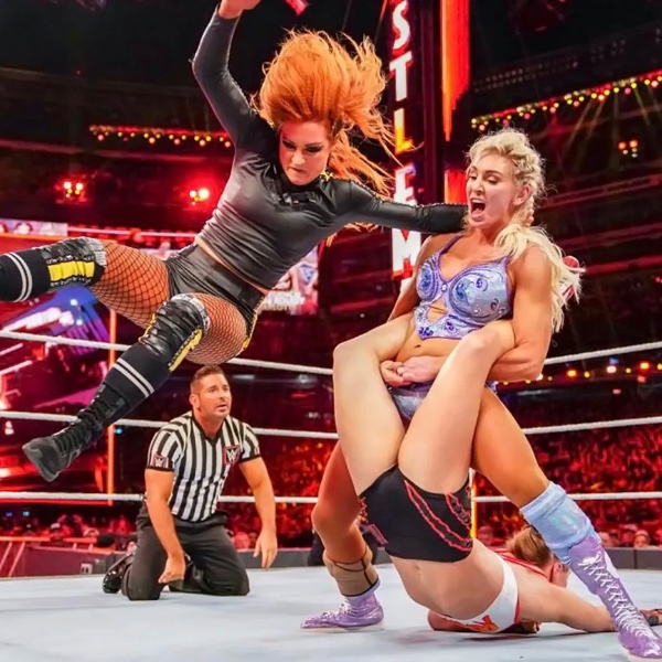 Charlotte Flair vs Ronda Rousey vs Becky Lynch - WM 35
