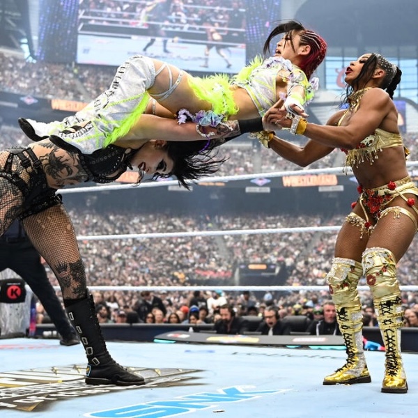 Iyo Sky vs Rhea Ripley vs Bianca Belair - WM 41