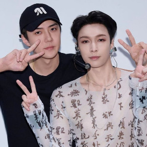 LayHun (Lay, Sehun)