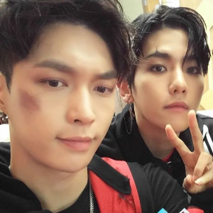XingBaek (Lay, Baekhyun)