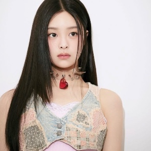 Nahyun (AtHeart)