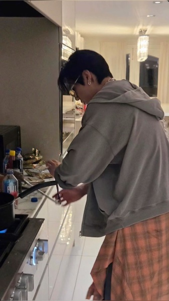 JM deleted story