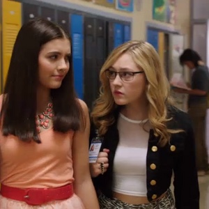 Zoe vs Maya